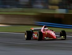 PG游戏官网登录入口-布克掌控全场，爵士与黄蜂之战成个人技艺展演